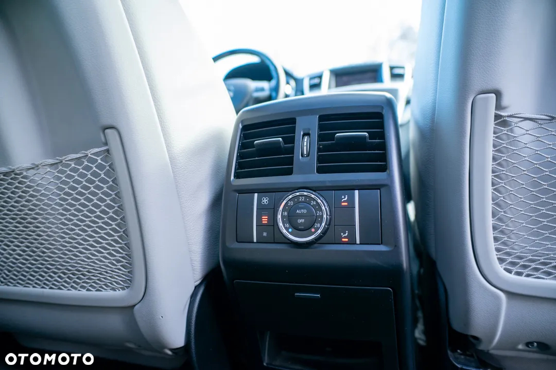 Mercedes-Benz GL 350 BlueTec 4-Matic - 24