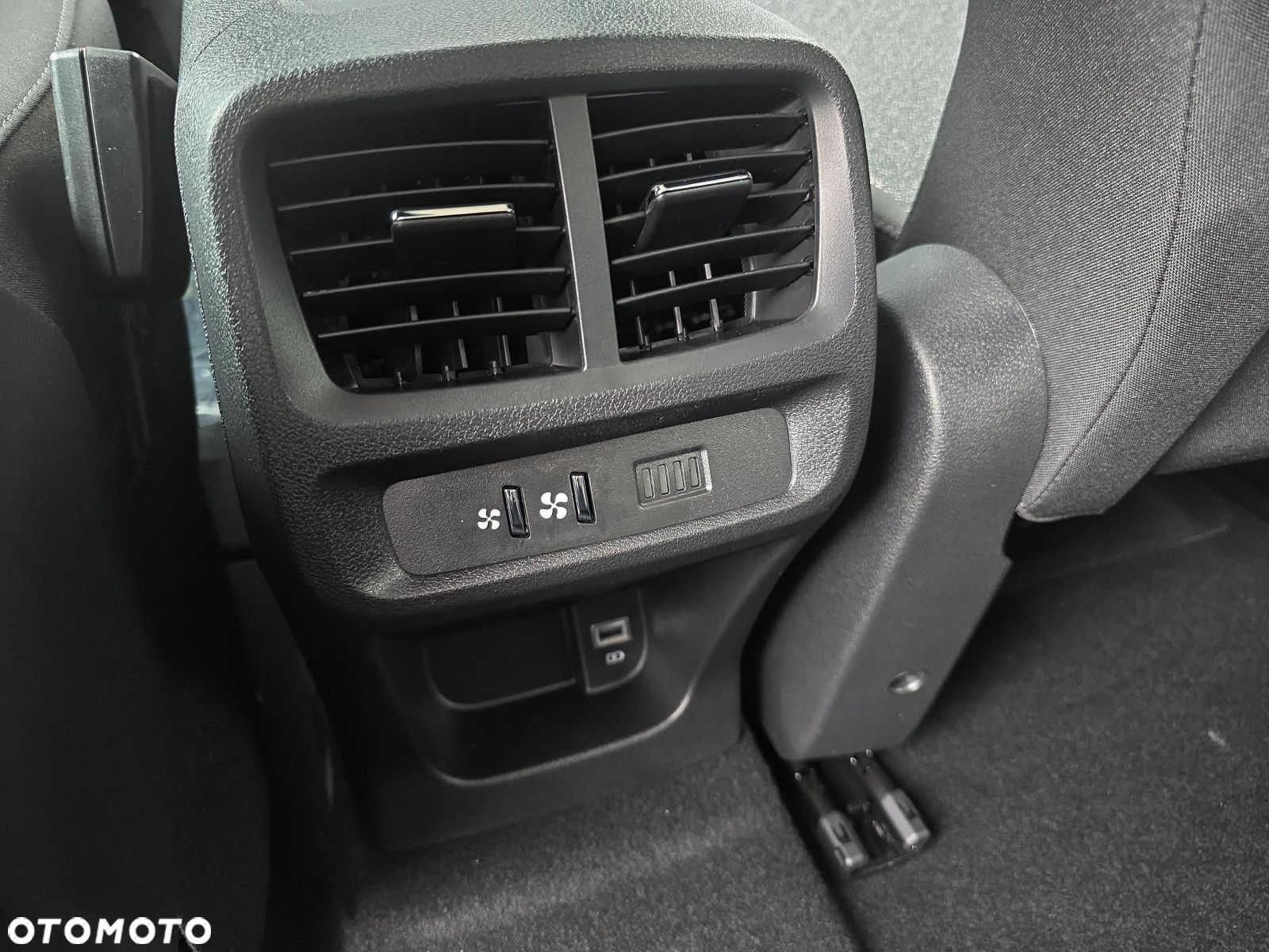 Peugeot Rifter - 24