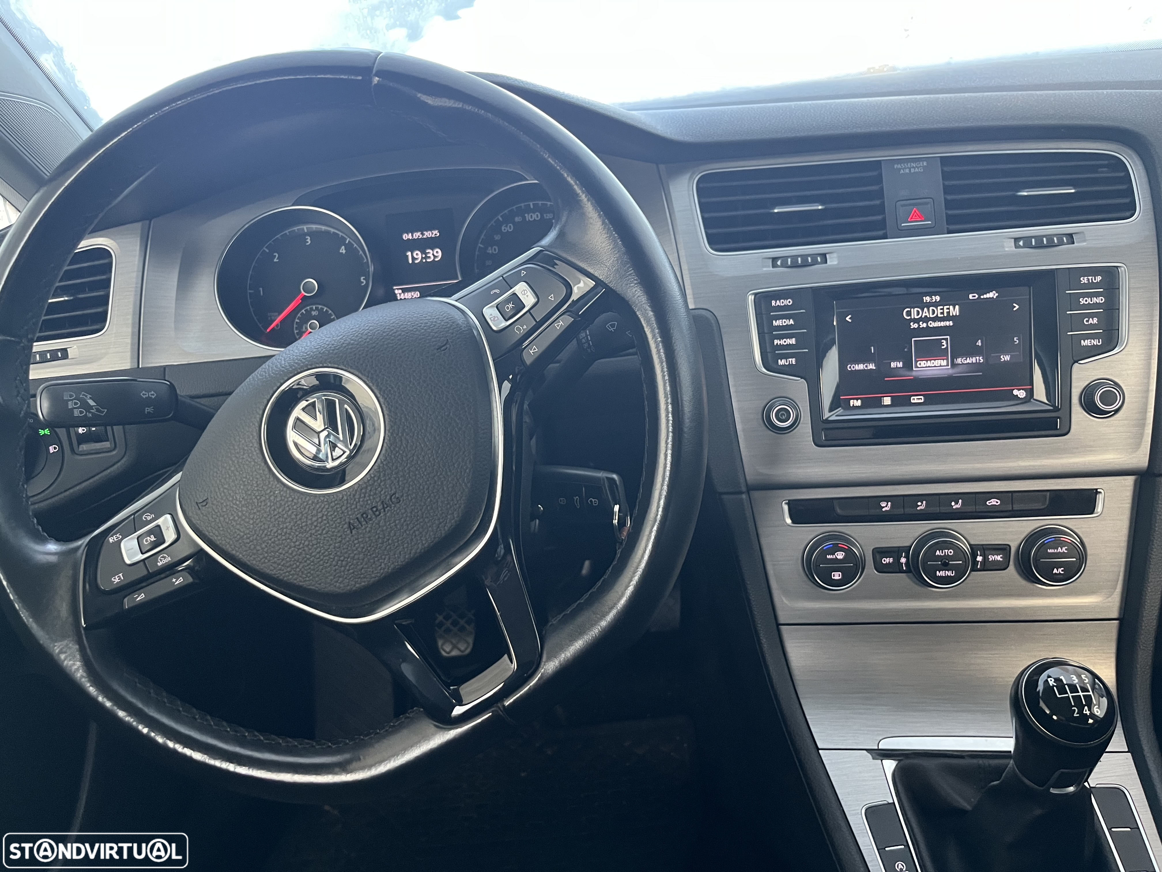 VW Golf 1.6 TDi BlueMotion Confortline - 15