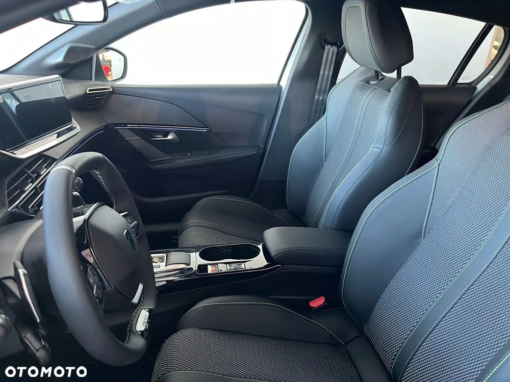 Peugeot 208 1.2 mHEV GT - 9