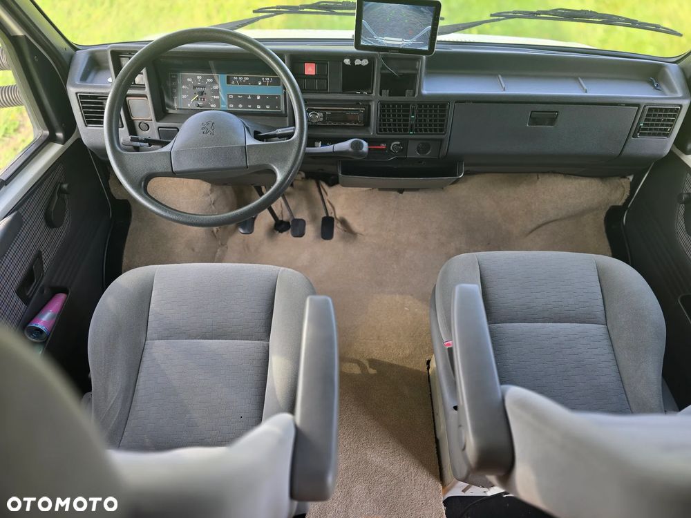 Peugeot J5 - 8