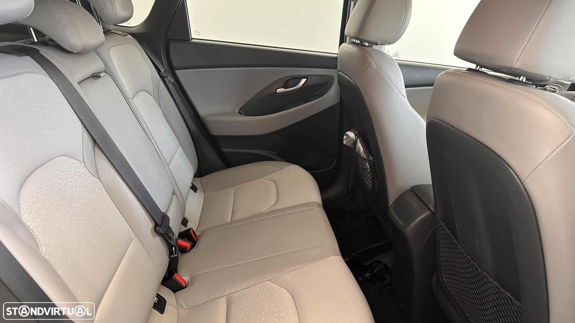 Hyundai i30 1.6 CRDI Launch Edition - 16