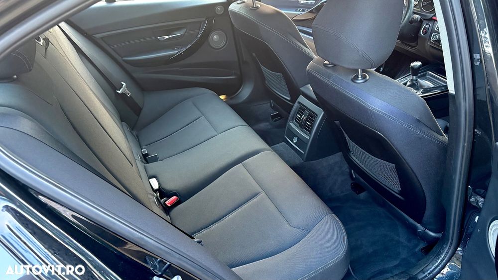 BMW Seria 3 320d xDrive Sport Line - 12