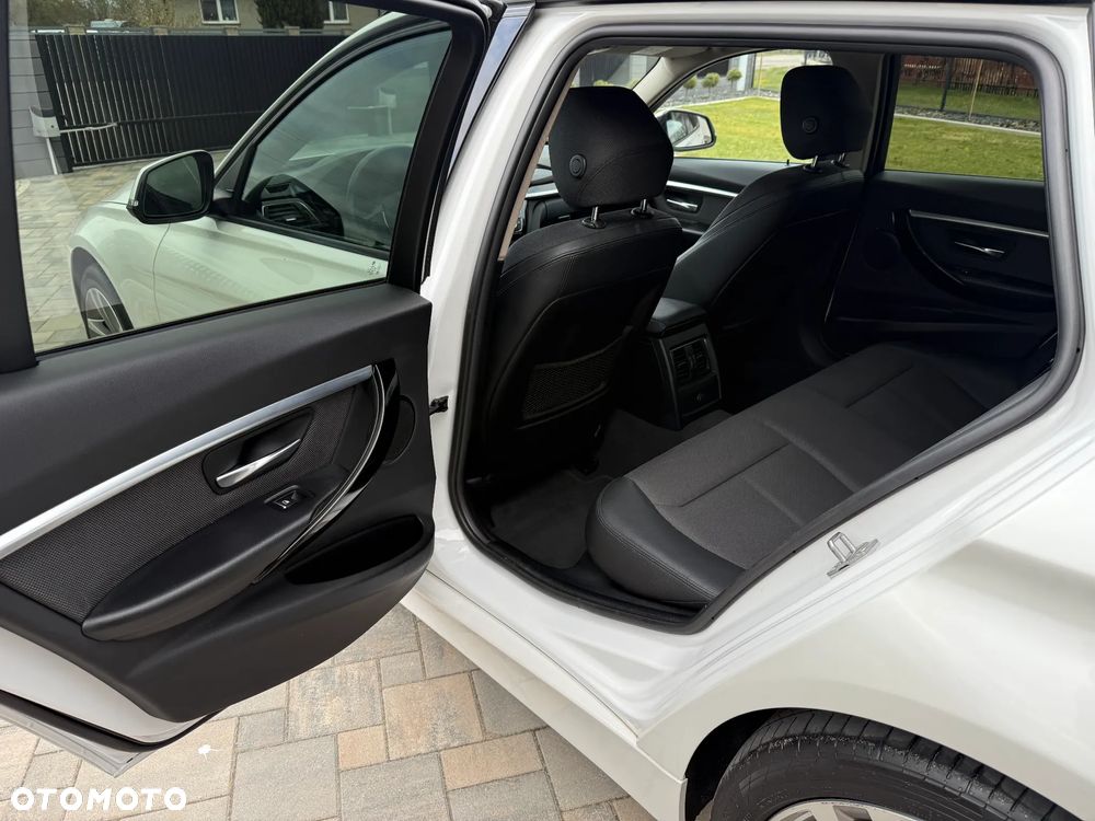 BMW Seria 3 316d Edition M Sport Shadow - 24