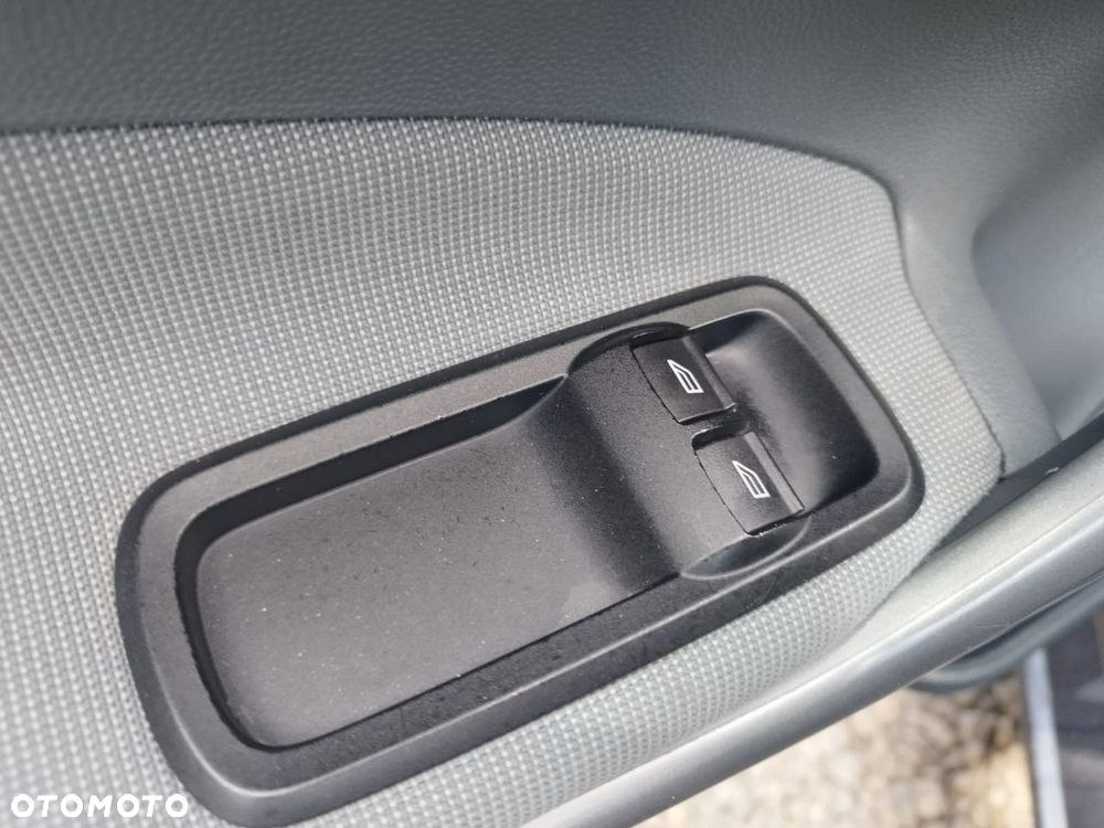 Ford Fiesta - 7
