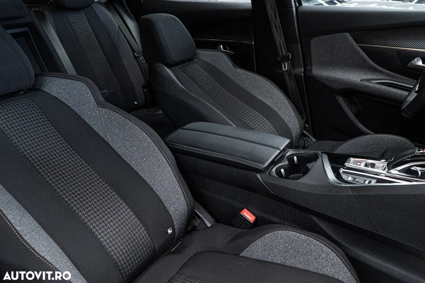 Peugeot 3008 1.2 PureTech 130 EAT8 Allure Pack - 30