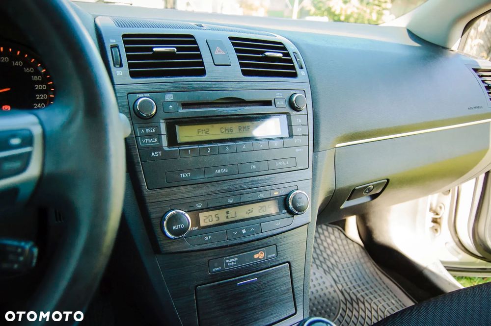 Toyota Avensis 2.0 D-4D Sol - 8