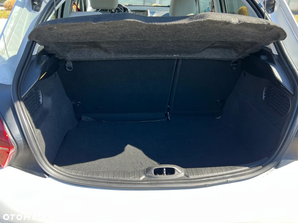 Peugeot 208 - 16