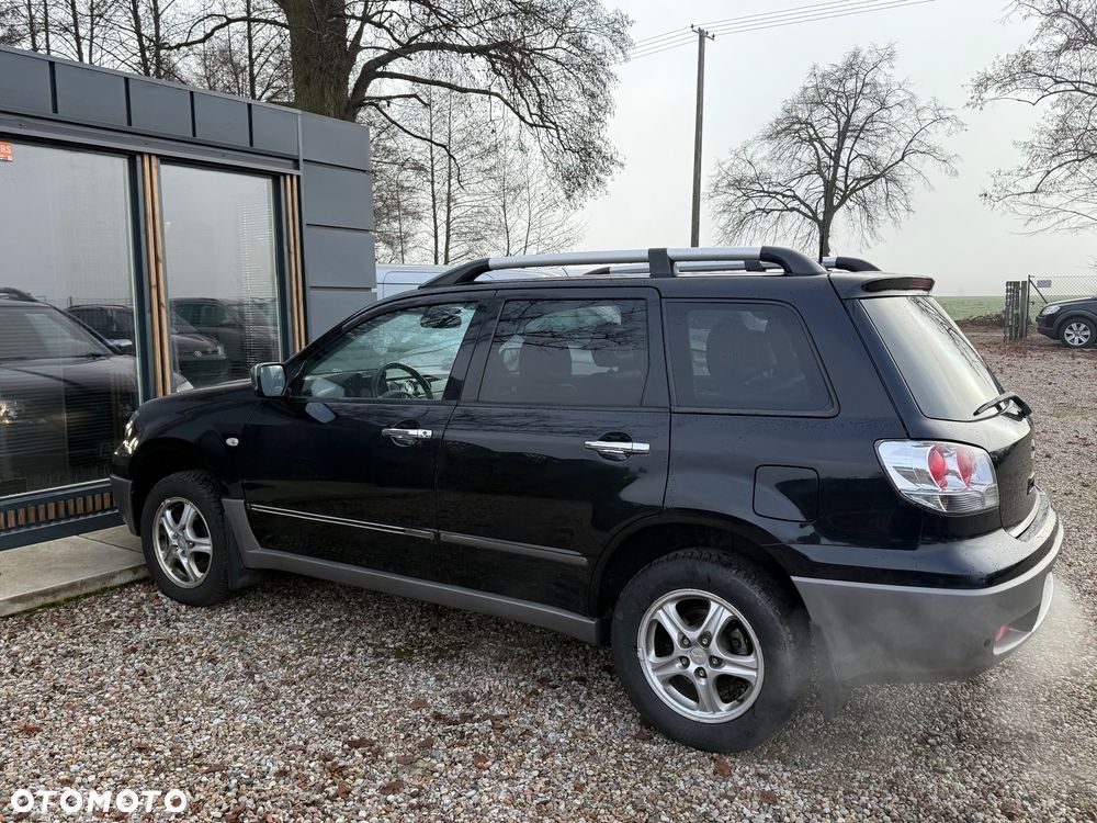 Mitsubishi Outlander 2.0 4WD Intense - 11