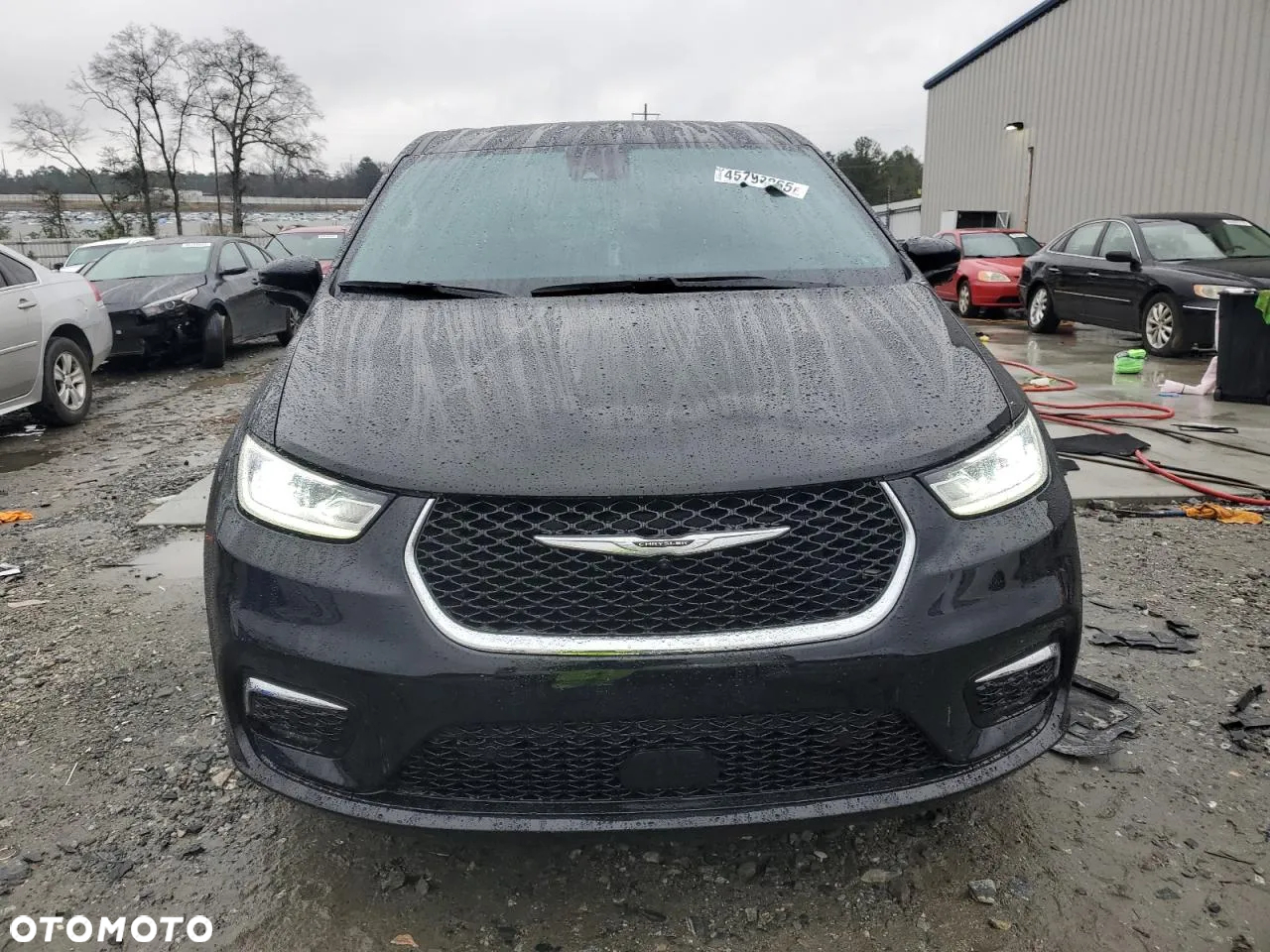 Chrysler Pacifica - 2