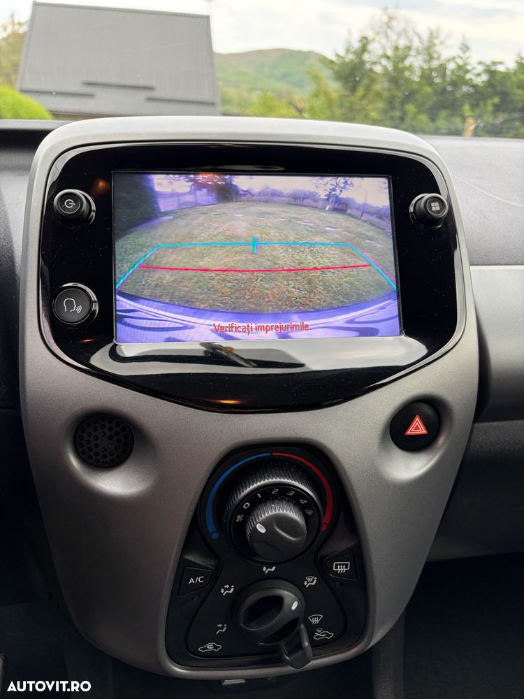 Toyota Aygo 1.0 VVY-I 5 usi X-play - 12