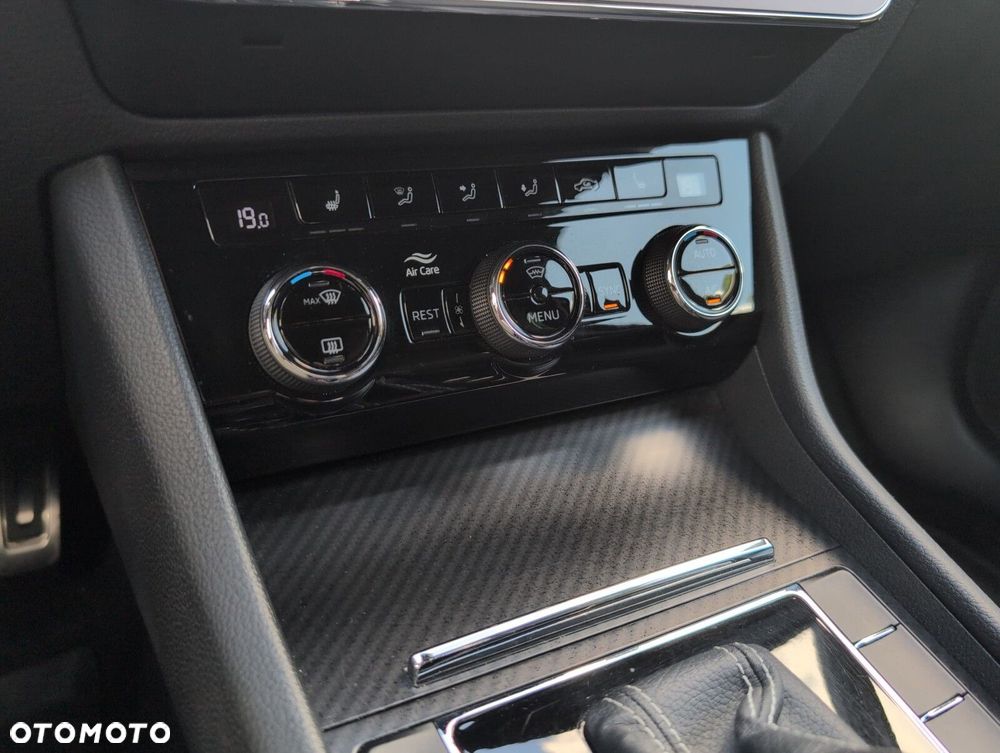 Skoda Superb 2.0 TDI SCR Sportline DSG - 36