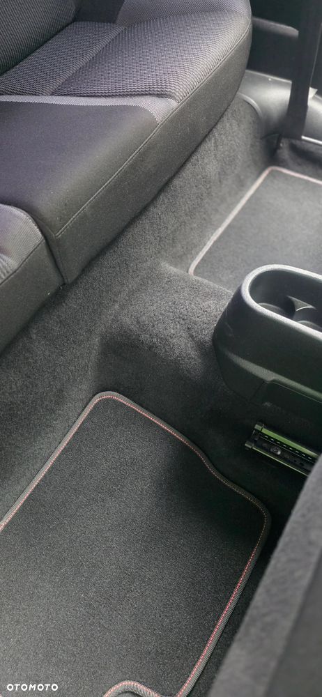 Peugeot 207 75 Urban Move - 8