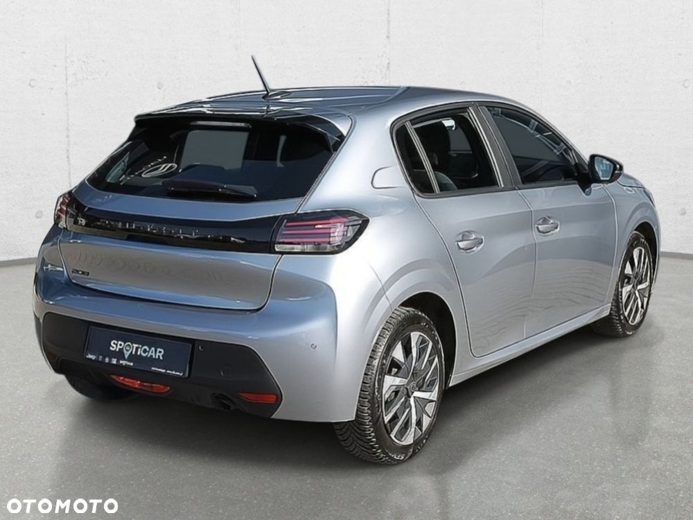 Peugeot 208 - 5