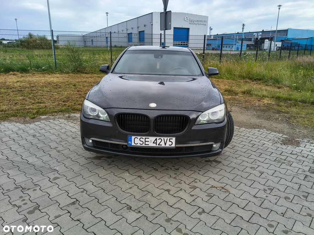 BMW Seria 7 740i - 11