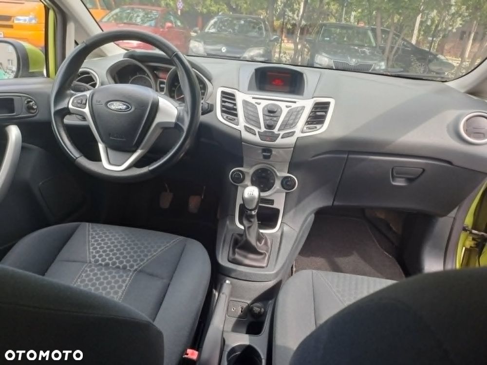 Ford Fiesta 1.4 Trend - 14