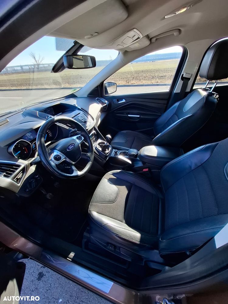 Ford Kuga - 2