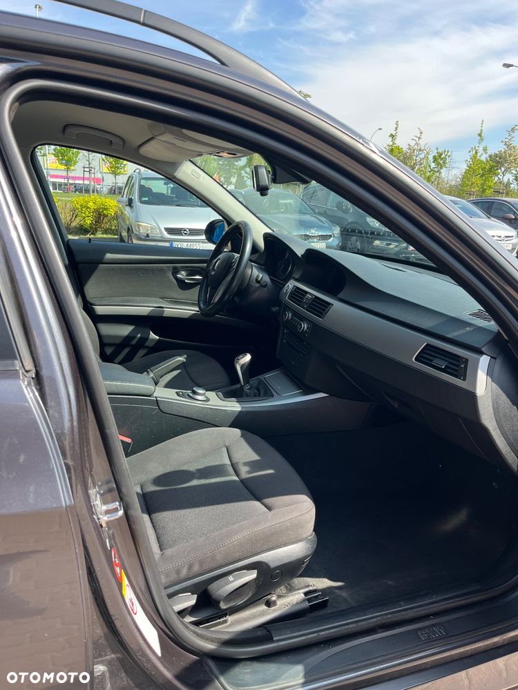 BMW Seria 3 318d - 6