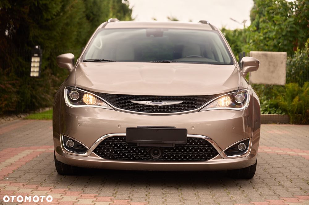 Chrysler Pacifica - 12