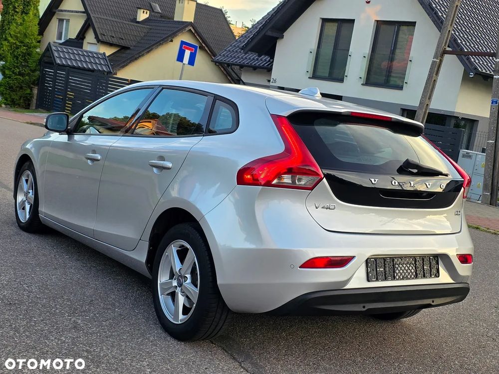 Volvo V40 D2 Momentum - 14
