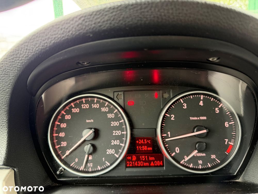 BMW Seria 3 318i - 8