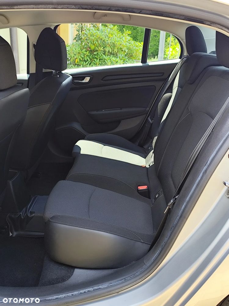Renault Megane 1.6 SCe Life - 12