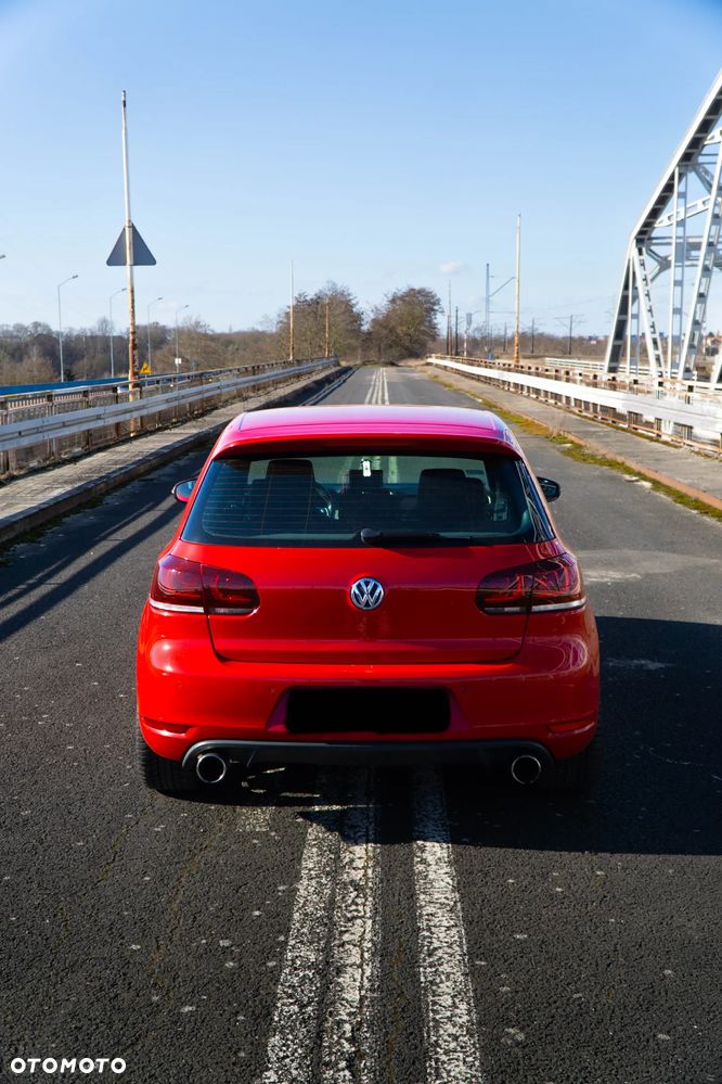 Volkswagen Golf - 2