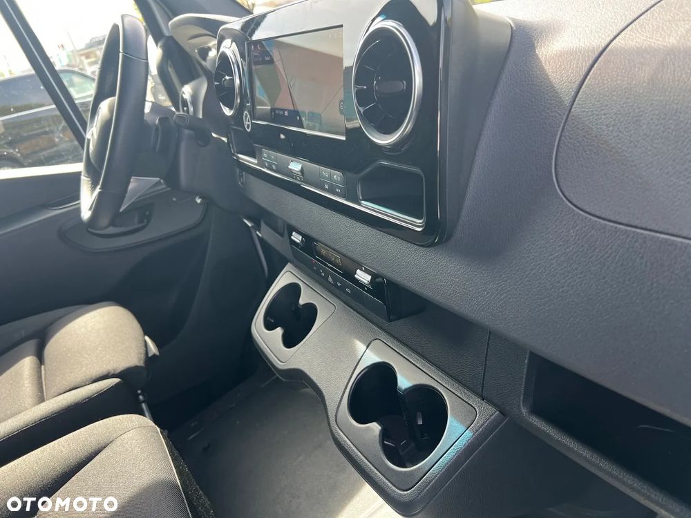 Mercedes-Benz Sprinter - 35