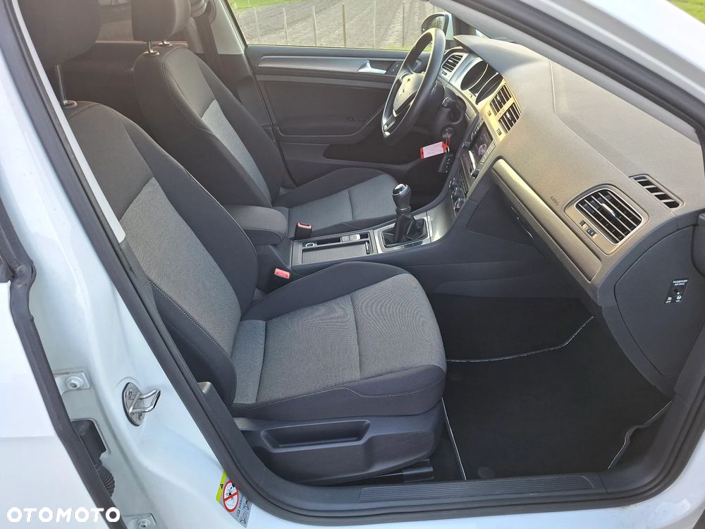 Volkswagen Golf - 14