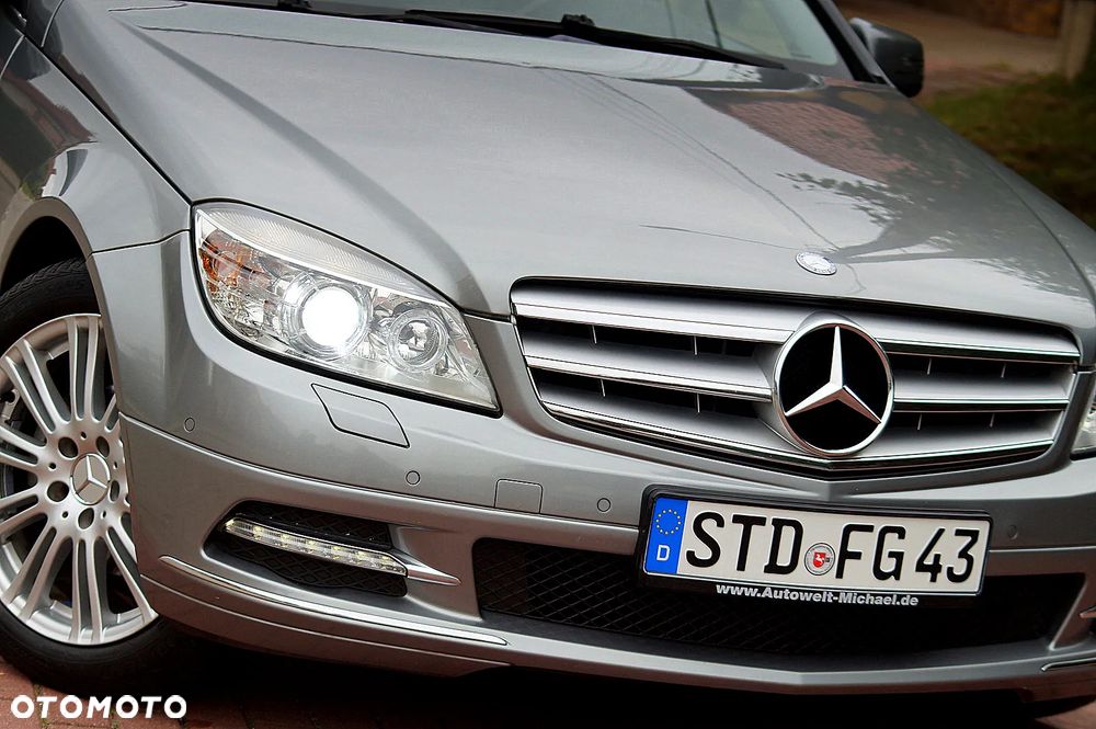 Mercedes-Benz Klasa C 180 CGI BlueEff Avantgarde - 3