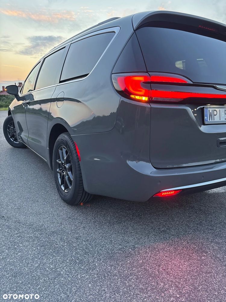 Chrysler Pacifica - 18