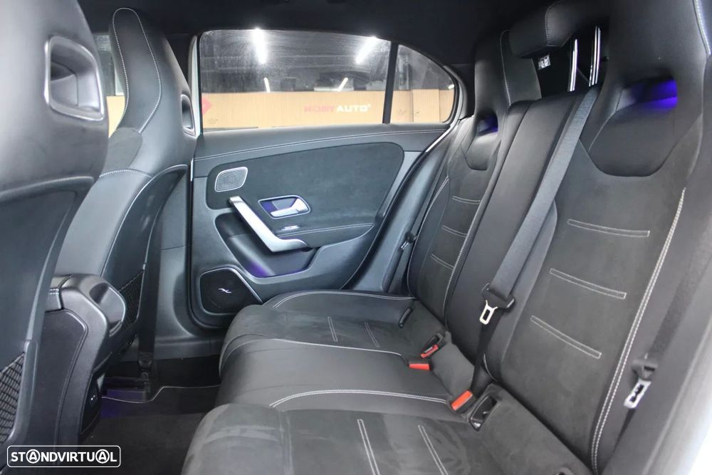 Mercedes-Benz A 250 e AMG Line - 16