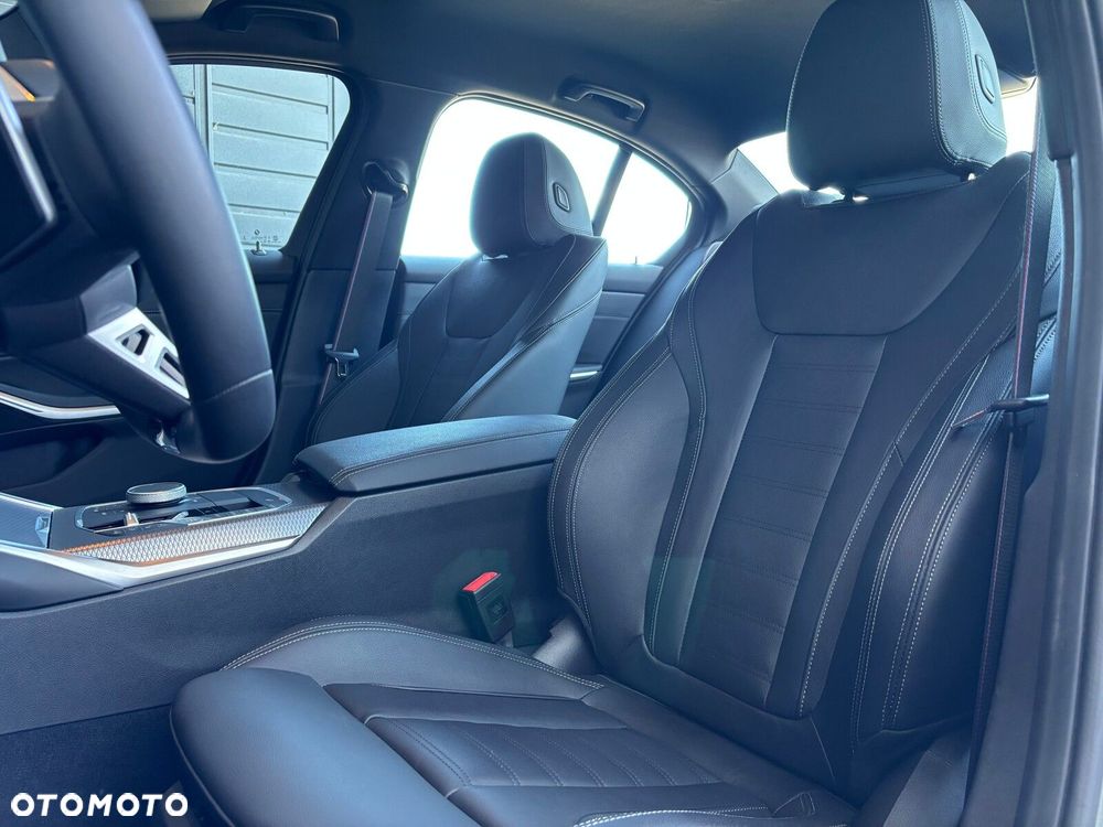 BMW Seria 3 330i xDrive M Sport sport - 12