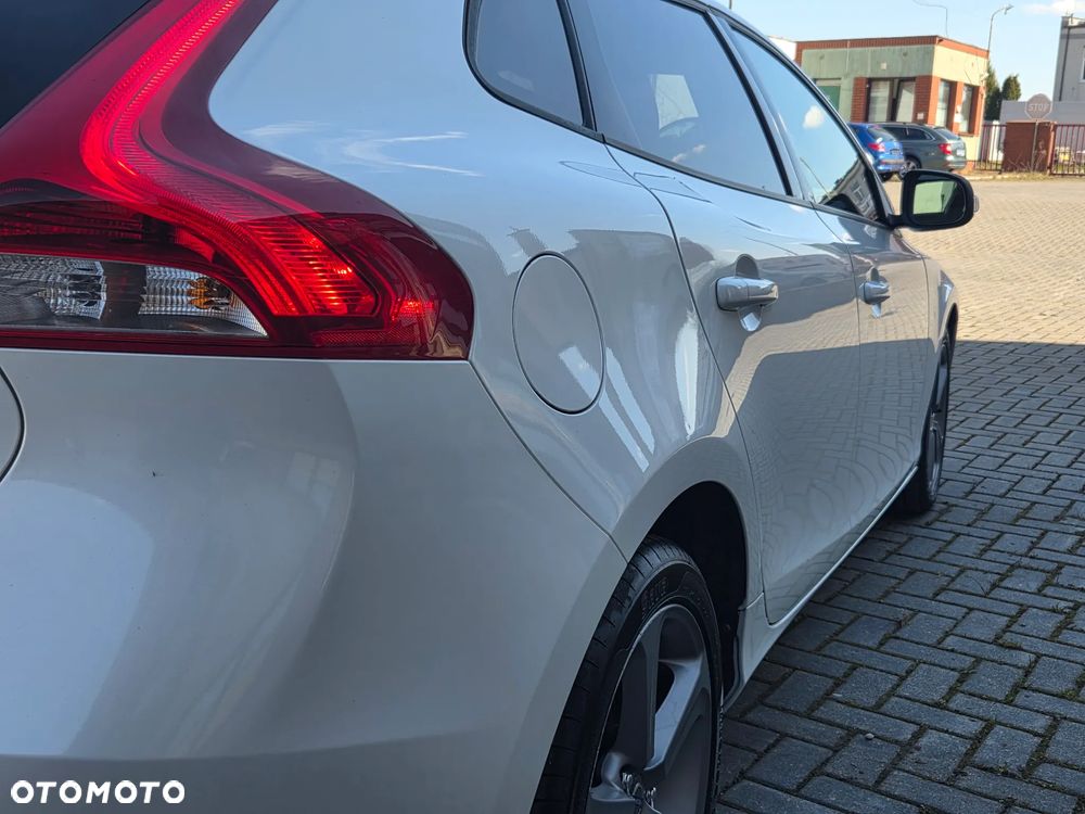 Volvo V40 T2 Summum - 15