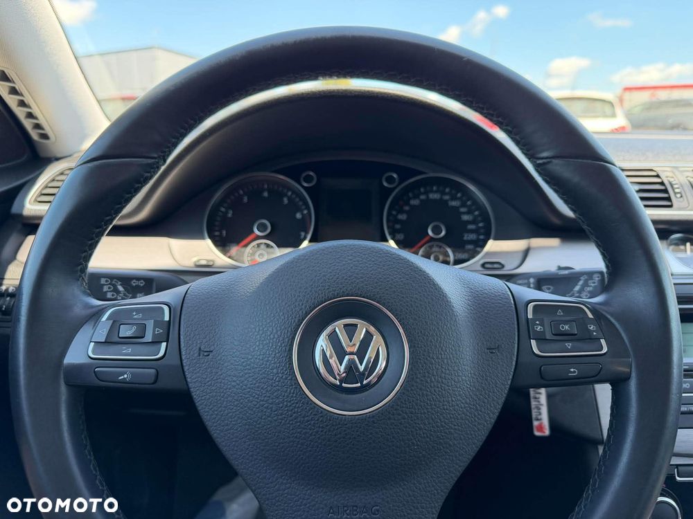 Volkswagen Passat 1.8 TSI Comfortline - 14