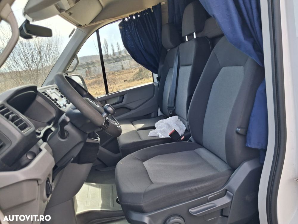 Volkswagen Crafter Furgon L3H2 2.0 TDI - 12