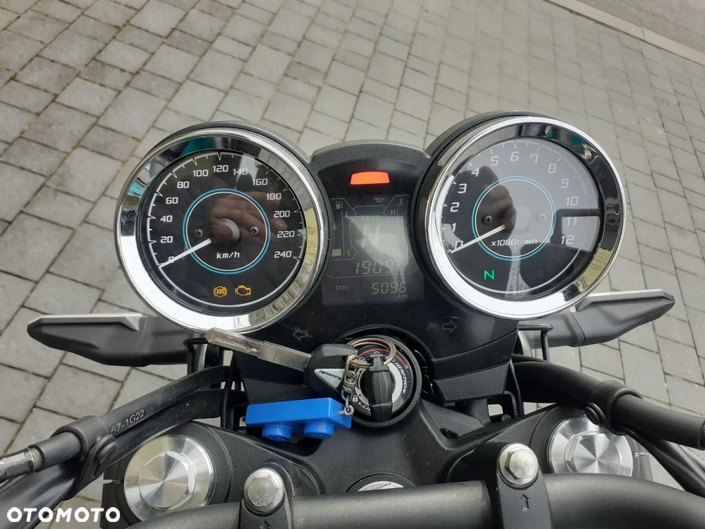 Kawasaki Z 650 RS - 2