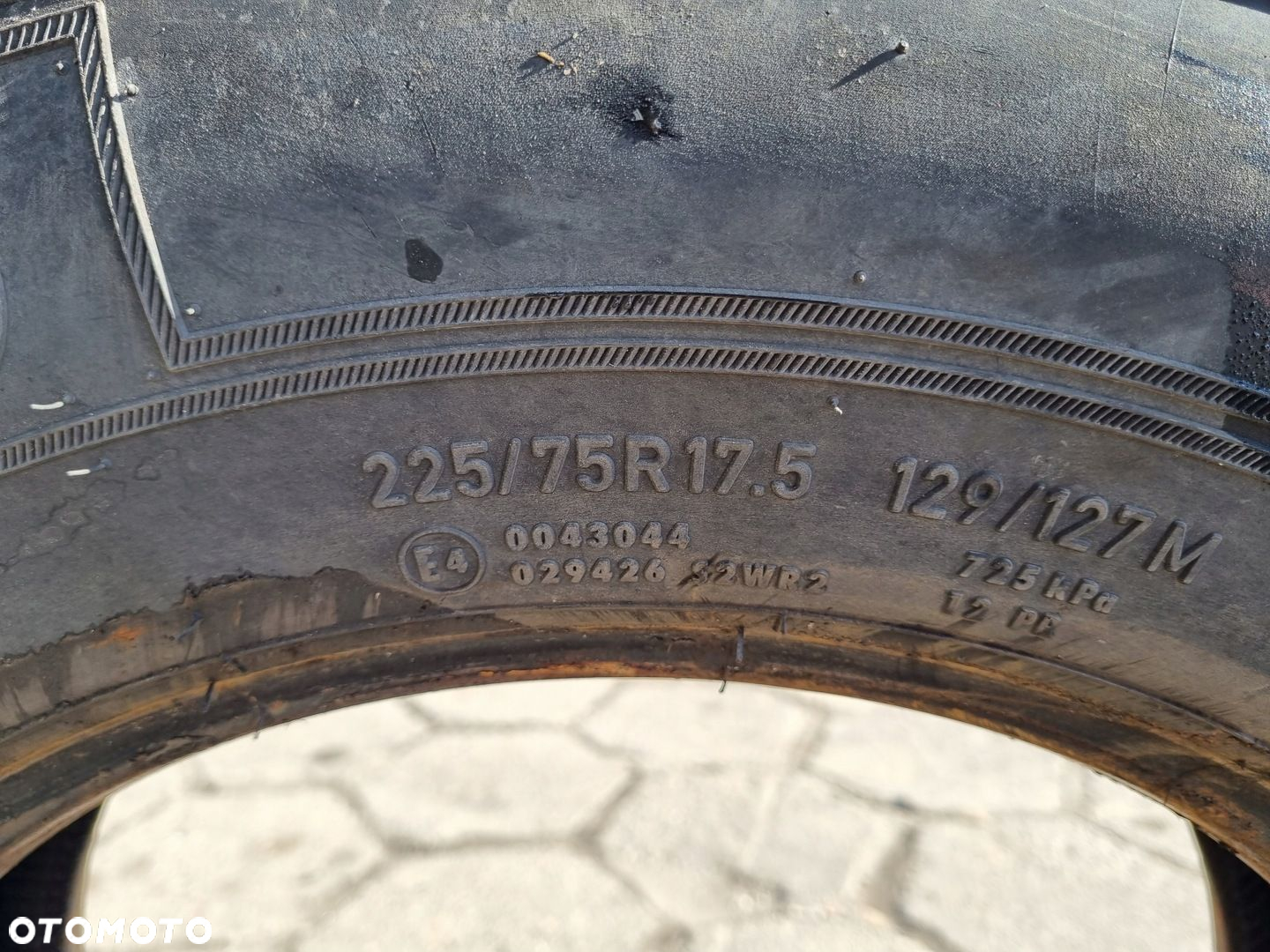 OPONA KOŁO BARUM 225 75 17,5 20R. 8mm - 4