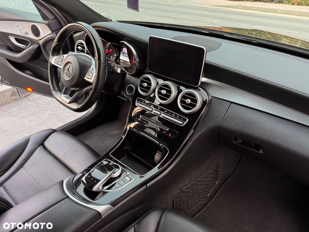 Mercedes-Benz Klasa C 200 7G-TRONIC AMG Line - 24