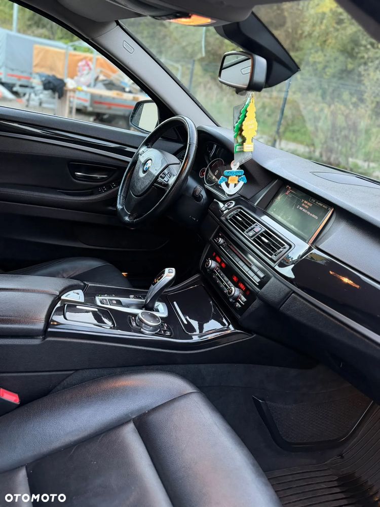 BMW Seria 5 520d Luxury Line - 14