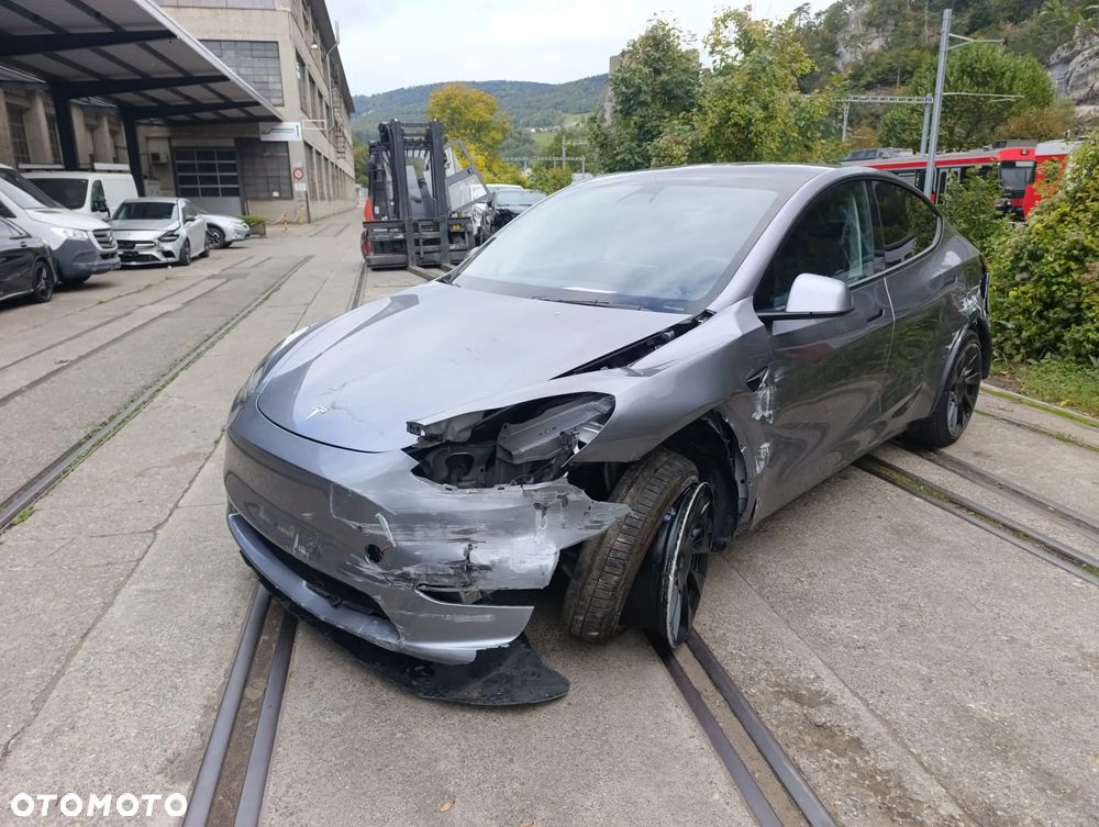 Tesla Y Model RWD - 5