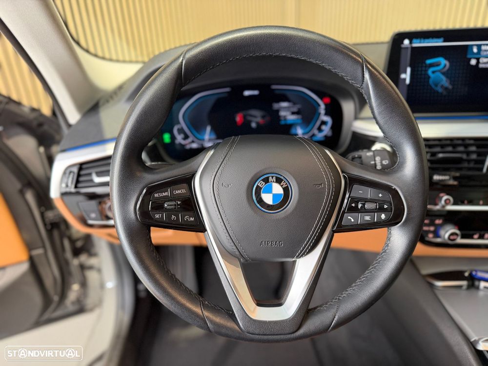 BMW 520 e Aut. Luxury Line - 11