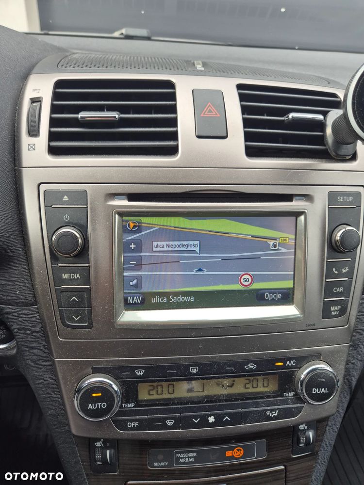 Toyota Avensis 2.0 D-4D Premium - 14