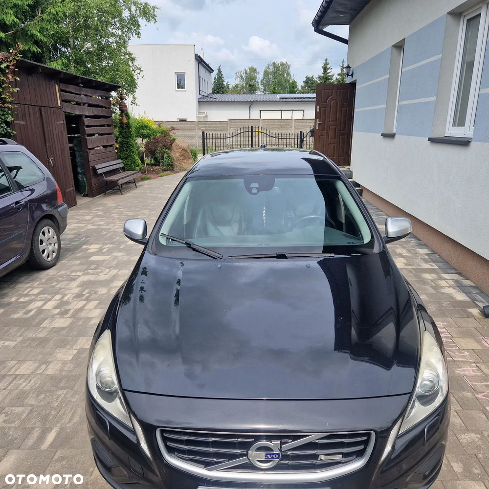 Volvo V60 D5 R-Design - 6