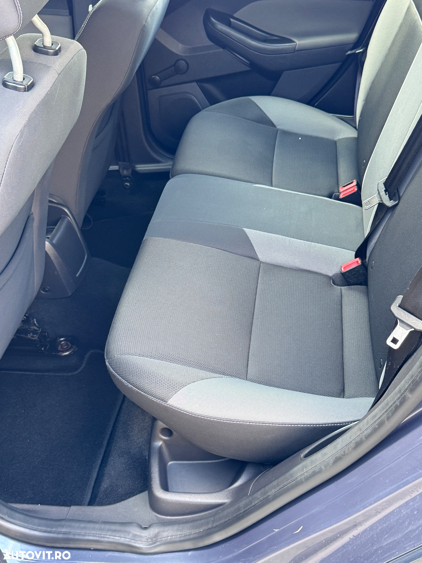 Ford Focus 1.6 TDCI DPF Ambiente - 12