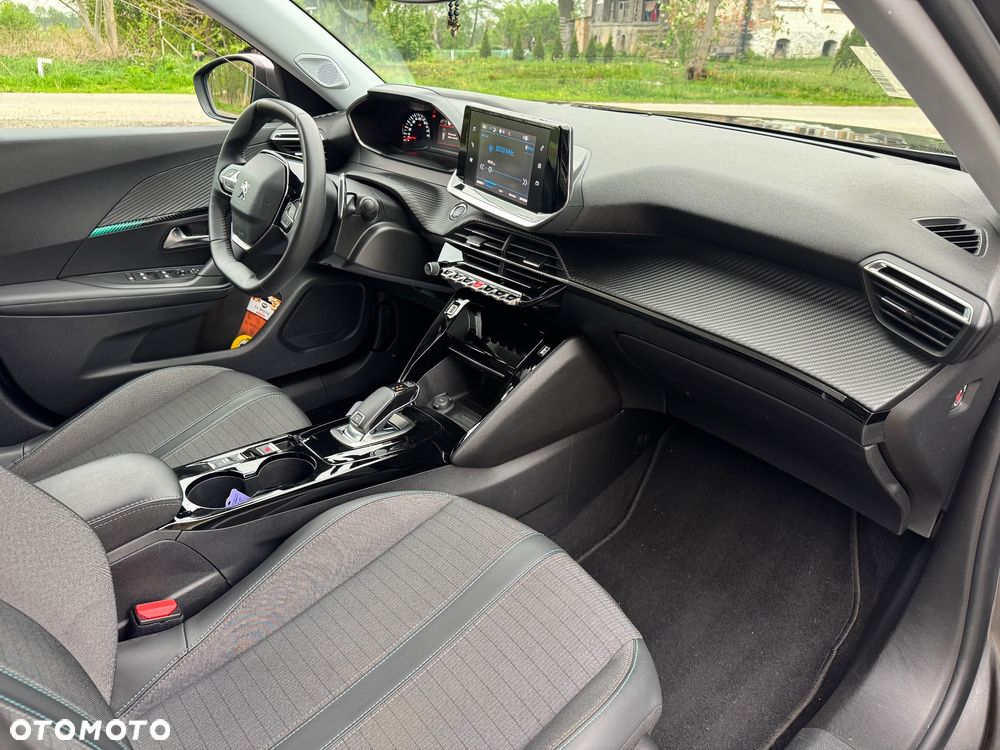 Peugeot 2008 PureTech 130 EAT8 Allure - 17