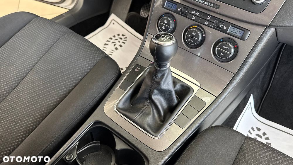 Volkswagen Passat - 38