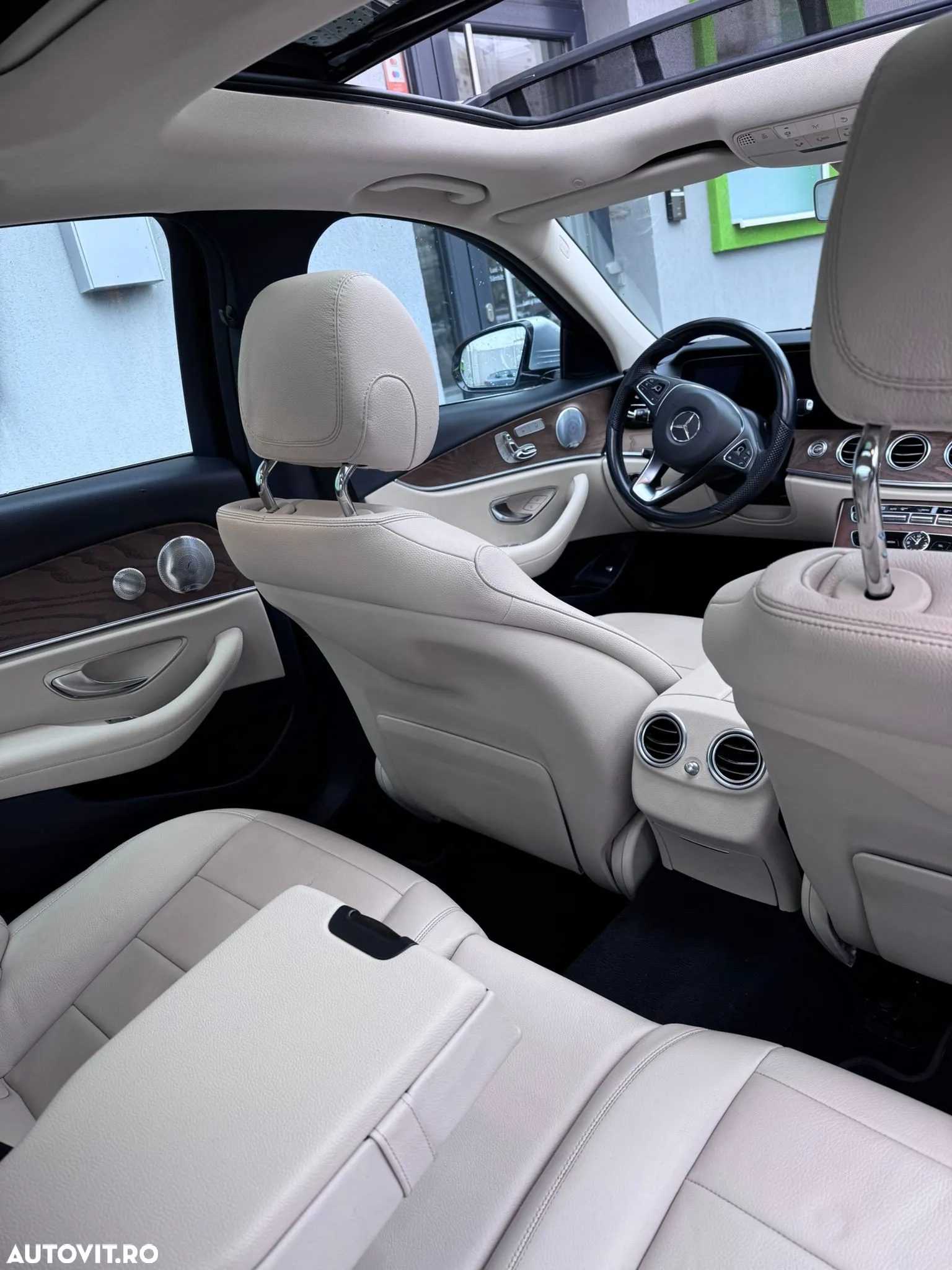 Mercedes-Benz E 200 d 9G-TRONIC - 32