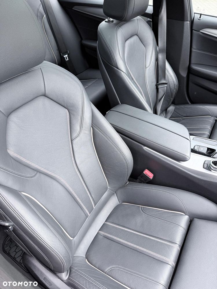 BMW Seria 5 530i Sport Line - 7