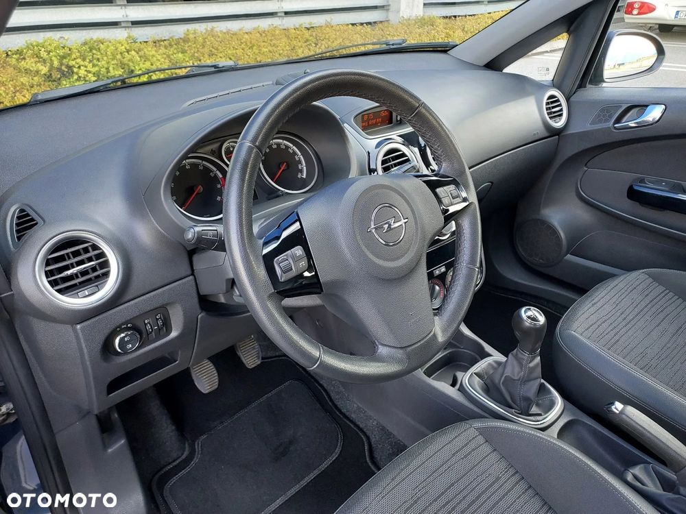 Opel Corsa 1.2 16V Cosmo - 31